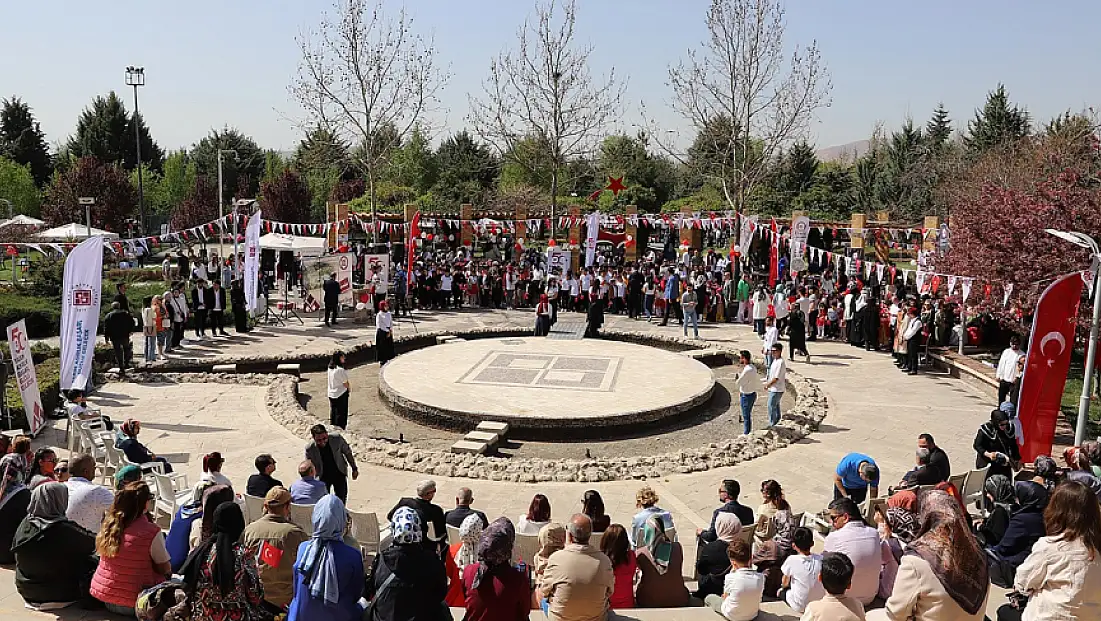 Fırat Üniversitesi'nden çocuklara bayram hediyesi