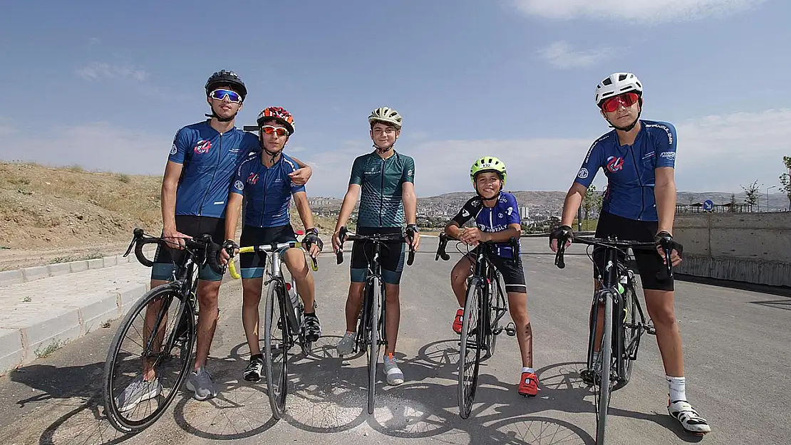 15 Temmuz'da pedallar milli birlik için döndü