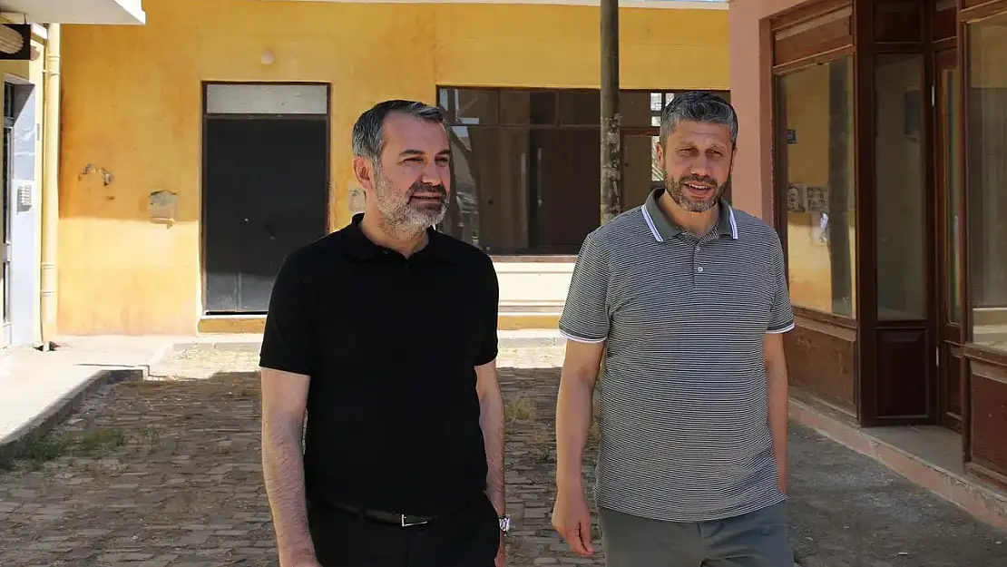 Başkan Şerifoğulları 80'ler Sokağı İçin Kolları Sıvadı