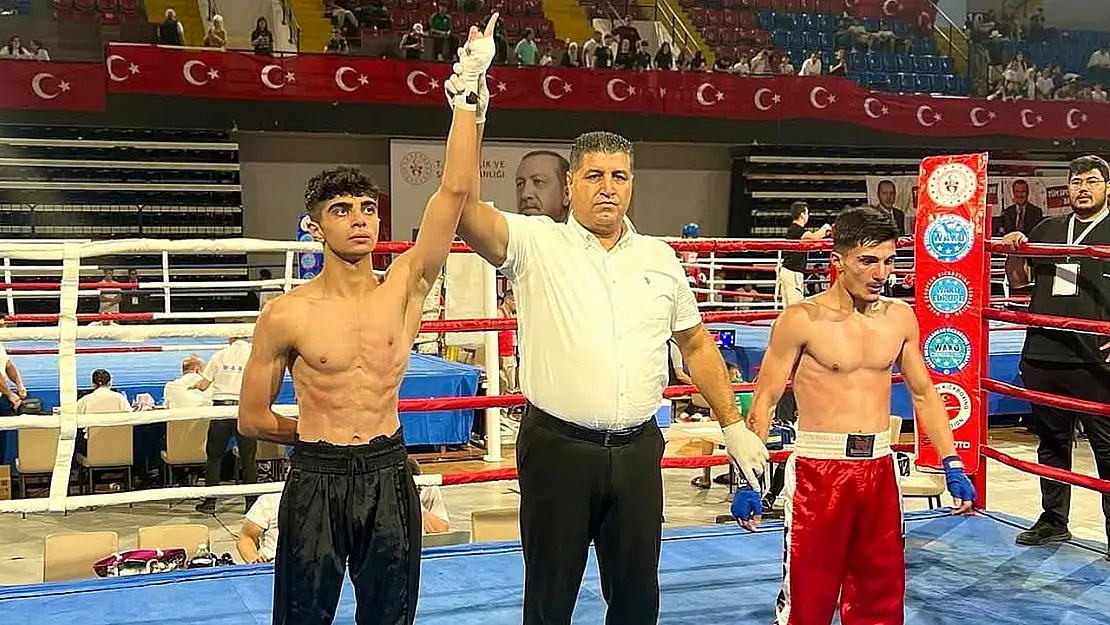 Türkiye Kick Boks Şampiyonası'ndan Elazığ'a madalya yağmuru