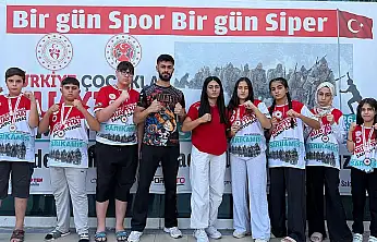 Elazığlı sporcular Muay Thai şampiyonasında derecelerle döndü