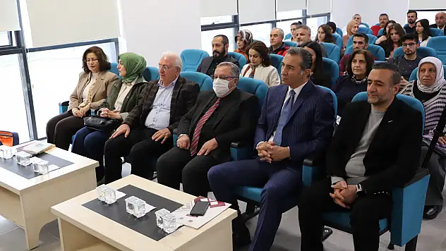 FÜ'de 'Okumaya ve Okutmaya Adanmış Bir Ömür: Prof. Dr. Ali Berat Alptekin' Konulu Konferans Düzenlendi