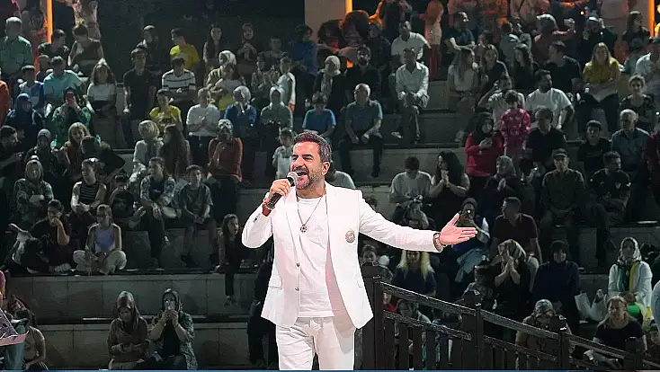 Elazığ'da yaz konserleriyle coşku sürüyor