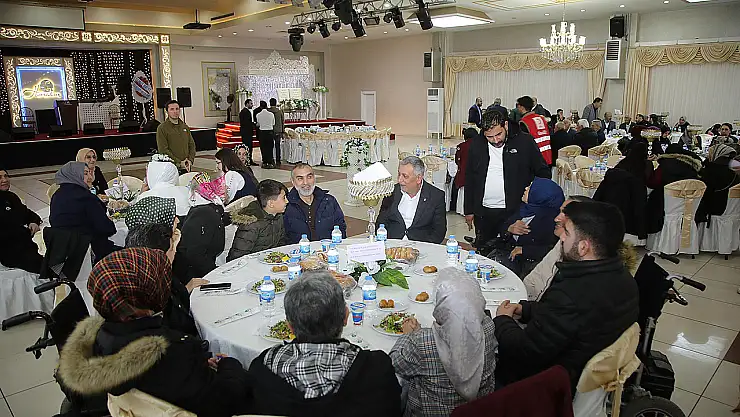 Ak Parti Elazığ'da iftar programında buluştu