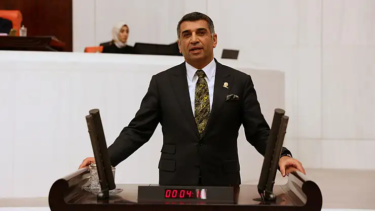 CHP'li Gürsel Erol'dan TBMM Genel Kurulu'nda Sessiz Protesto